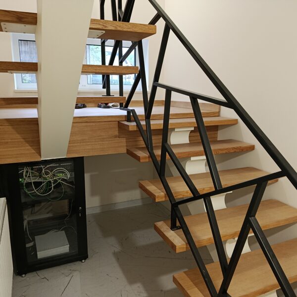 ШПОНИРОВАННЫЕ СТУПЕНИ