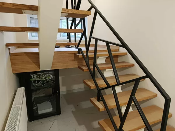 FINIERĒTI PAKĀPIENI
